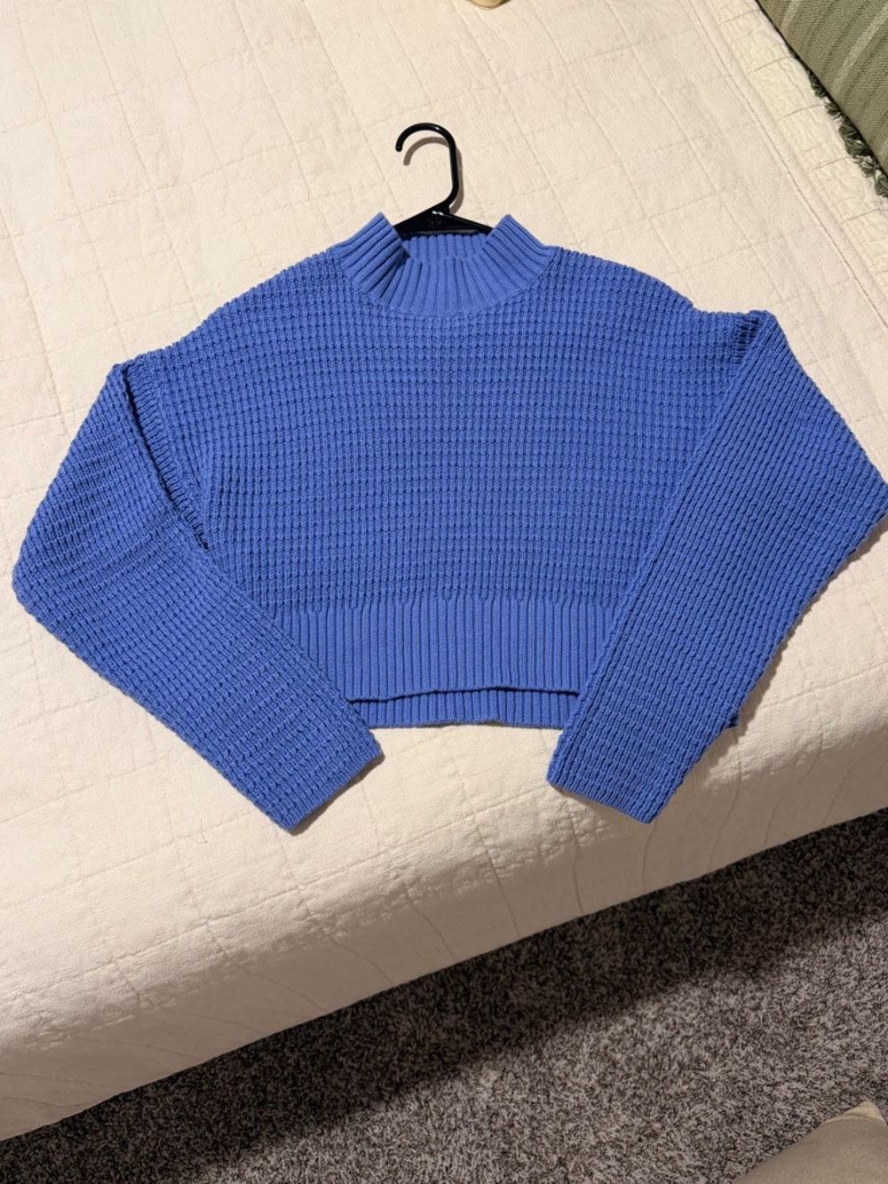 La Hearts Cropped Sweater
